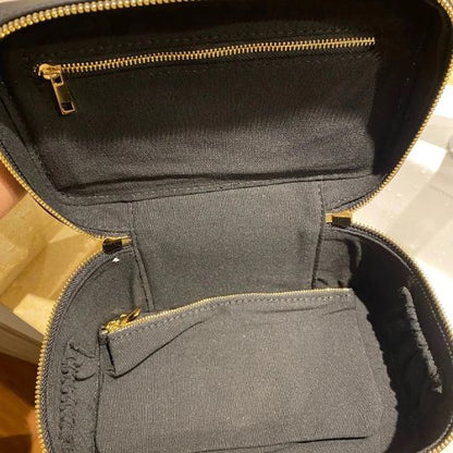 Trousse de maquillage en cuir Saffiano – Étui de voyage compact et organisé